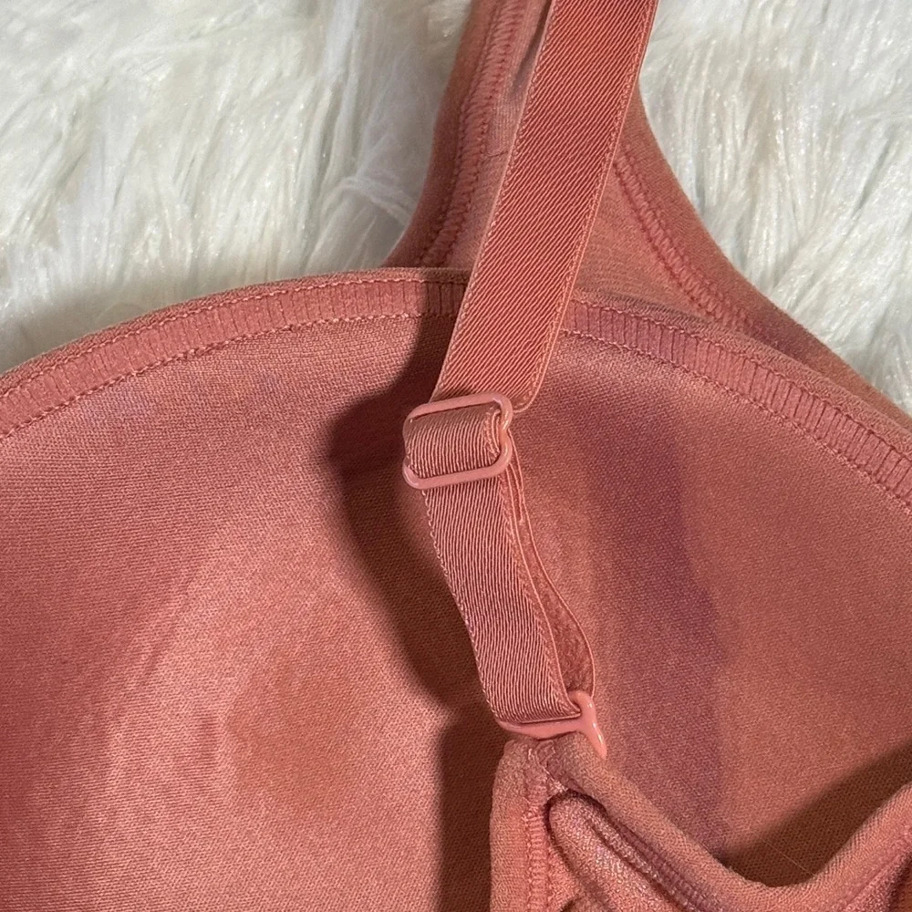 Elegant Dusty Rose Seamless Bra - Picture 5 of 7
